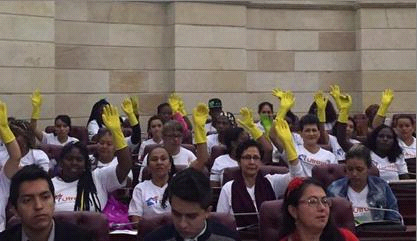 Presencia de trabajadoras domésticas se hizo sentir en el Congreso.